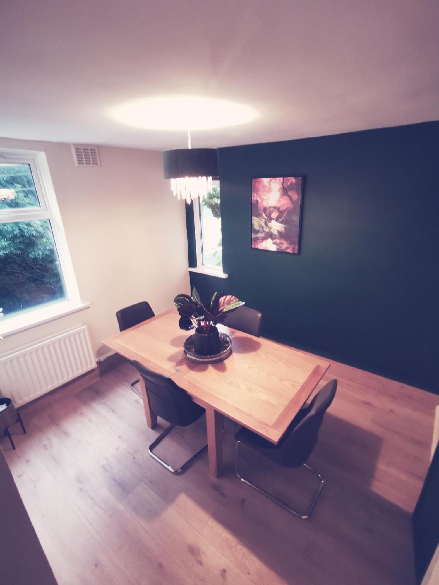 Entire 1 Bed Spacious Apartment, Private Balcony & Study Room Near City Whitehouse  Ngoại thất bức ảnh